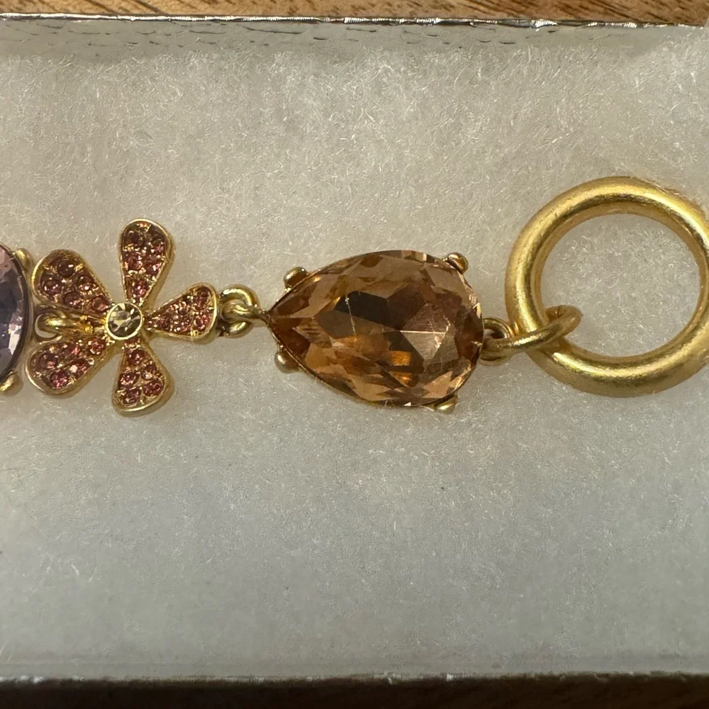 Oscar de la Renta
Crystal Flower bracelet - Picture 5 of 8